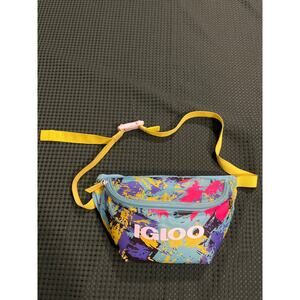 IGLOO Fanny pack soft cooler 3 cans insulated